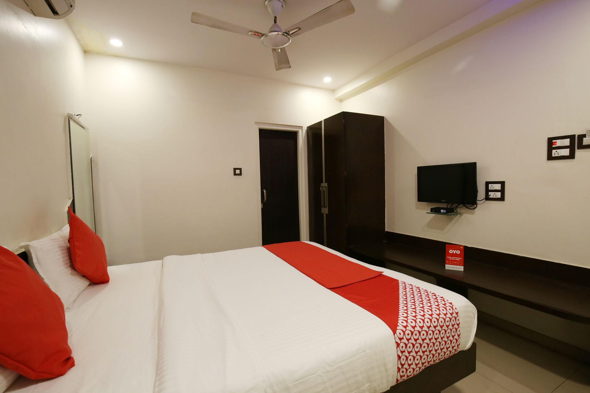 אאורנגבד Oyo 11548 Hotel Mrunal Palace מראה חיצוני תמונה